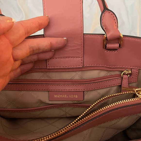 Michael Kors Handbag - Picture 4 of 8